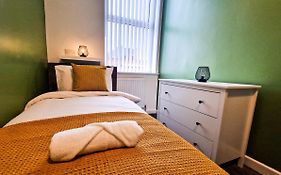 Modern 2 Bedroom Flat County Rd